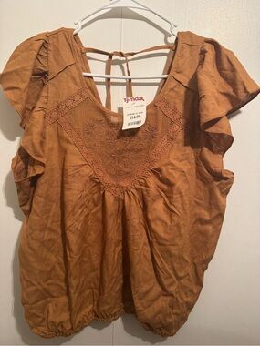NWT Rust Embroidered Flutter Sleeve Top